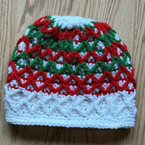 Handmade Crochet hat red and green acrylic main image 4